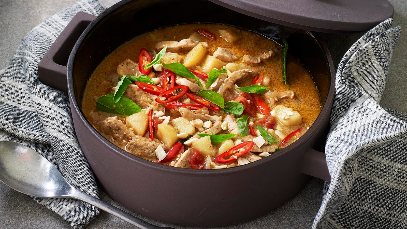 massaman-curry massaman-curry