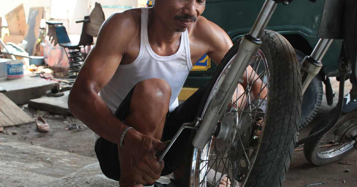 roadside-workshop-in-bali roadside-workshop-in-bali