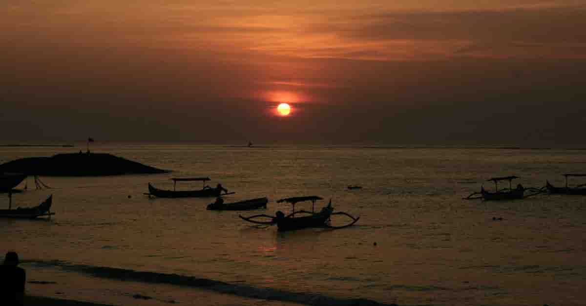 kuta-beach-cinchy-motor