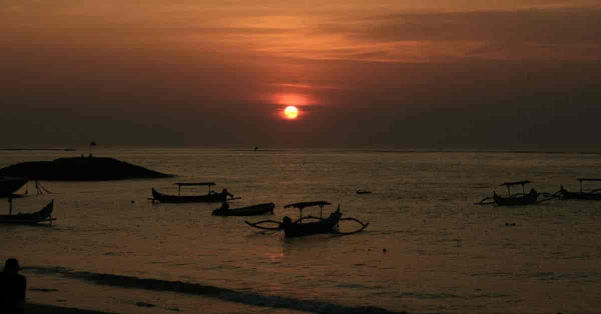 kuta-beach-cinchy-motor