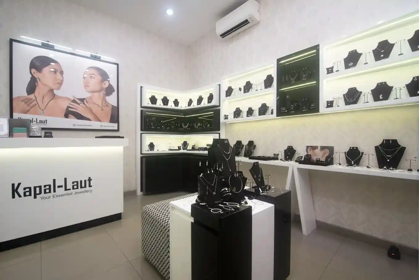 credit:-google-maps---kapal-laut-your-essential-jewellery---seminyak-area credit:-google-maps---kapal-laut-your-essential-jewellery---seminyak-area