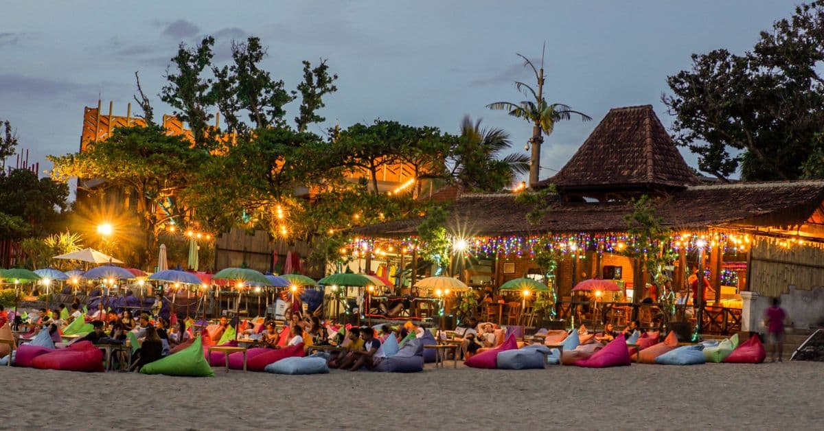 d-joglo-beach-cafe d-joglo-beach-cafe