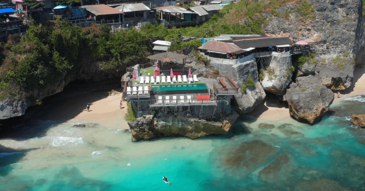 uluwatu-beach-(suluban-beach) uluwatu-beach-(suluban-beach)