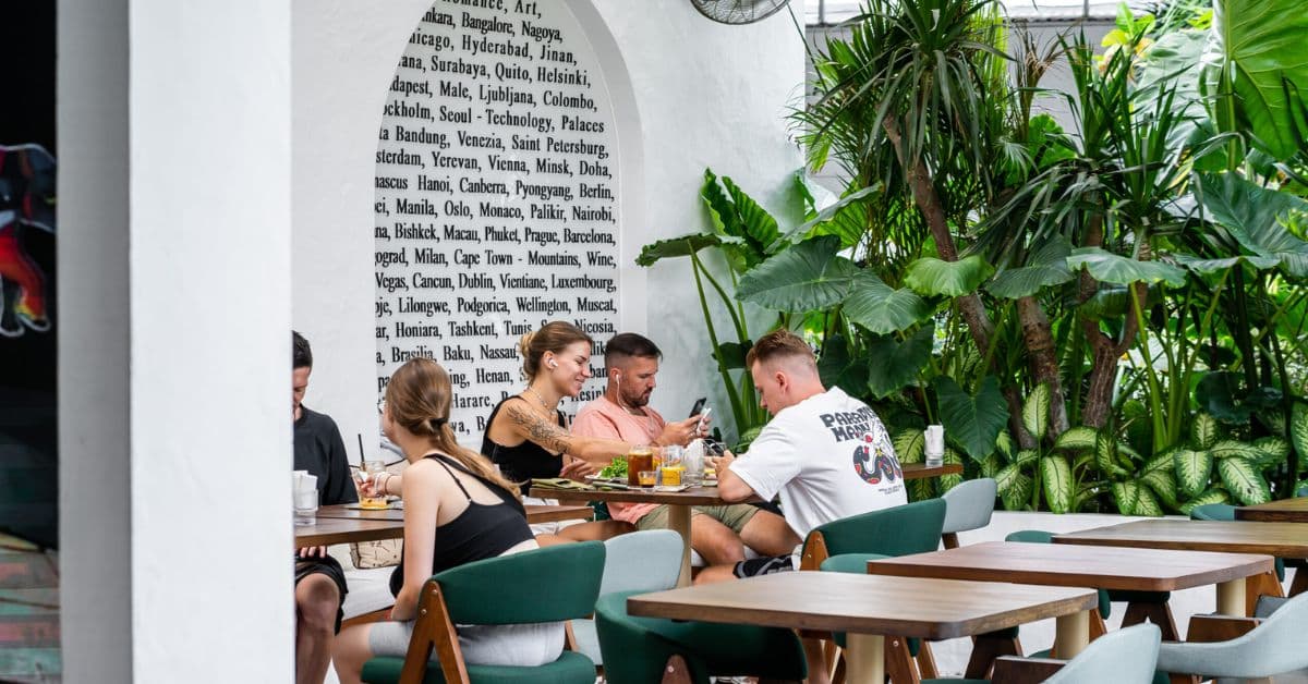 12-urban-cafe 12-urban-cafe