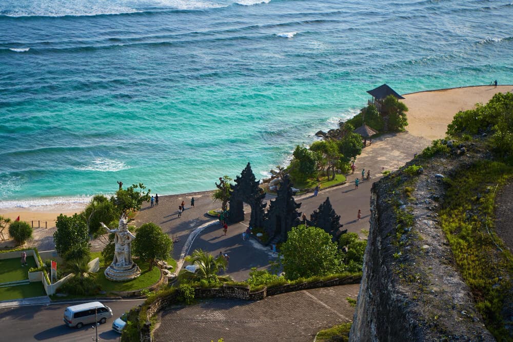 pantai-melasti-bali