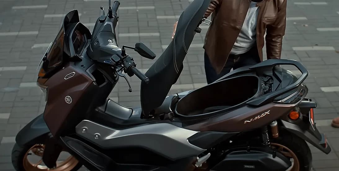 How to Open Yamaha NMAX Seat When You’re Renting an NMAX in Bali