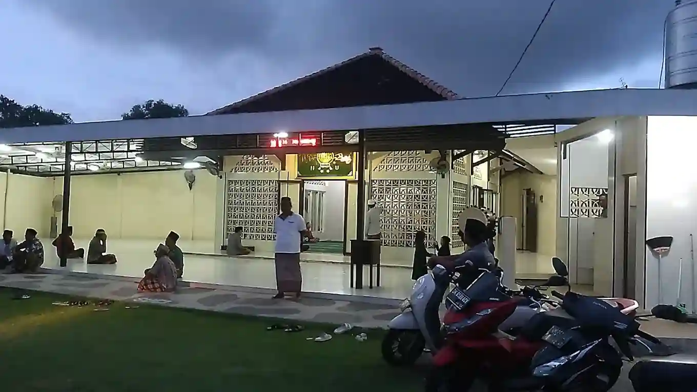 credit:-google-maps---mushola-baitul-muslimin-|-shot-by-ora-sudi credit:-google-maps---mushola-baitul-muslimin-|-shot-by-ora-sudi