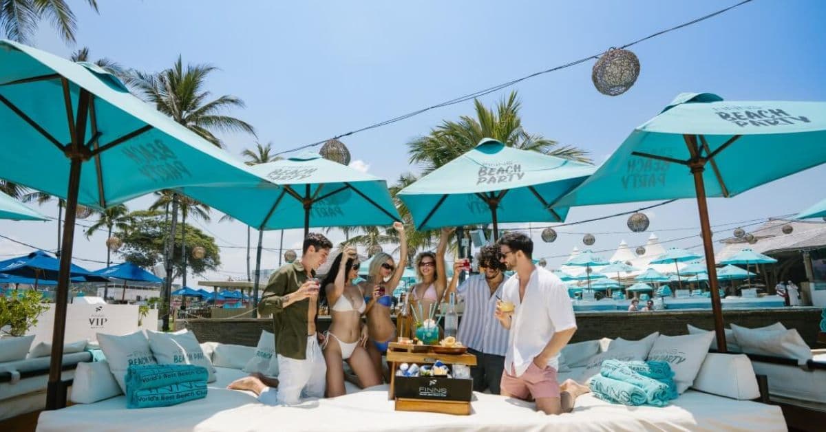 day-bed-pool-views day-bed-pool-views