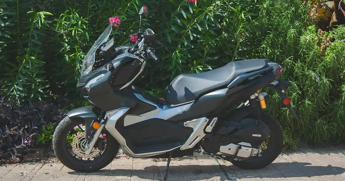 How to Lock Handlebars on Honda Smart Key Scooters