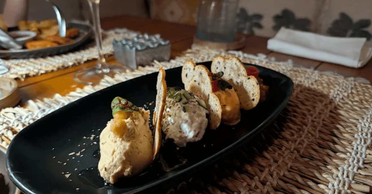 chora-mediterranean-restaurant-&-bar chora-mediterranean-restaurant-&-bar