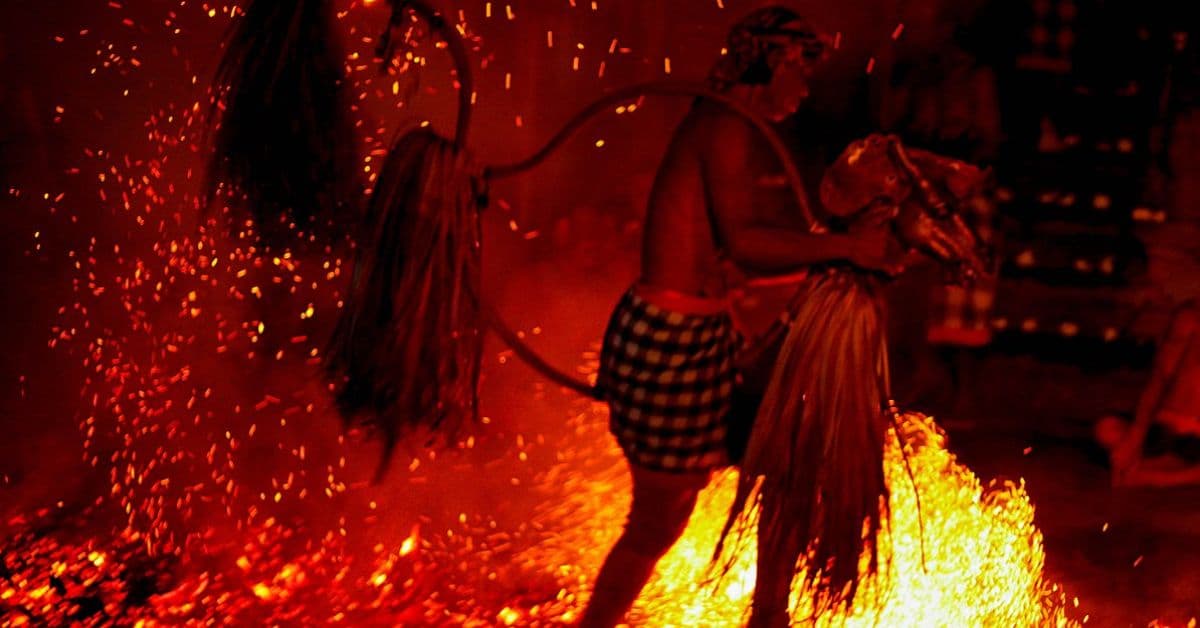 sanghyang-jaran-(trance-dance) sanghyang-jaran-(trance-dance)