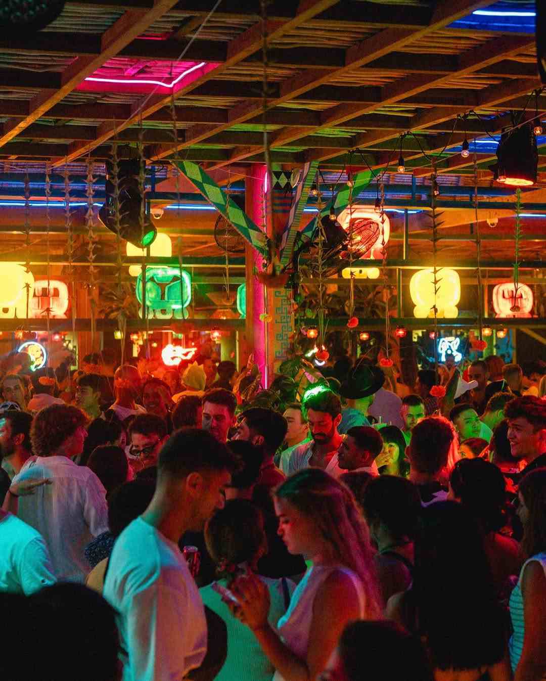 credit:-instagram-@motelmexicola credit:-instagram-@motelmexicola