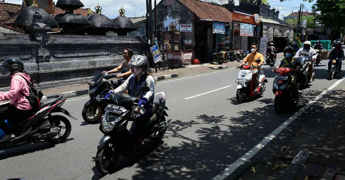 rent-a-scooter-in-seminyak-is-to-conquer-the-brutal-traffic rent-a-scooter-in-seminyak-is-to-conquer-the-brutal-traffic