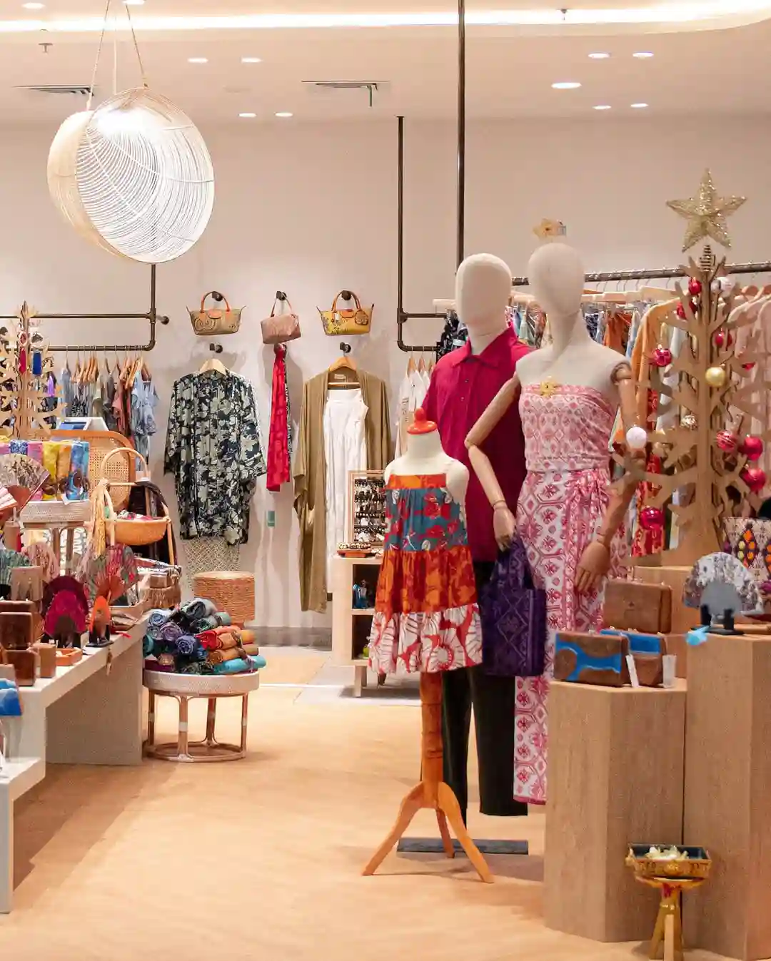 credit:-instagram-@sarinahindonesia credit:-instagram-@sarinahindonesia