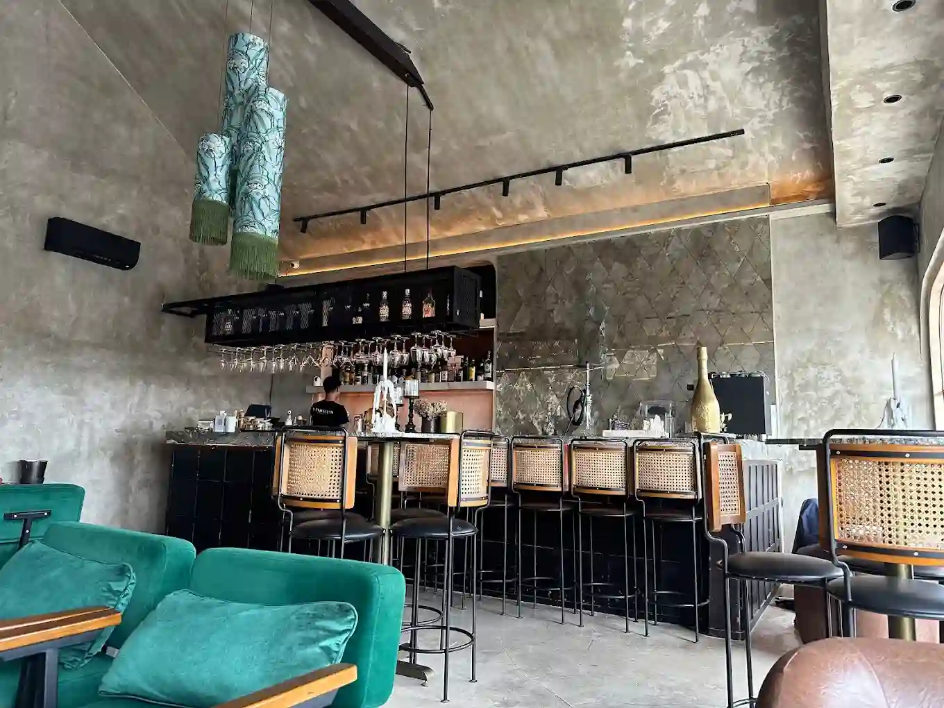 credit:-google-maps---manhattan-kitchen-&-cocktail-bar-|-shot-by-e.-belanger credit:-google-maps---manhattan-kitchen-&-cocktail-bar-|-shot-by-e.-belanger