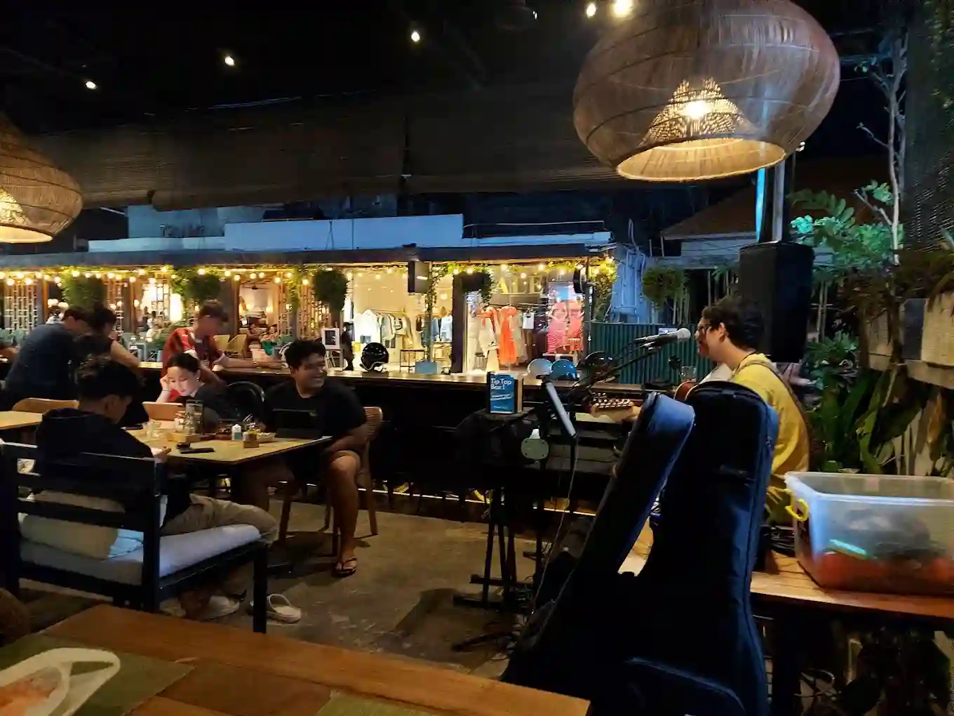 credit:-google-maps---lowcal,-cheatery-and-bar-|-shot-by-tarun-tars credit:-google-maps---lowcal,-cheatery-and-bar-|-shot-by-tarun-tars