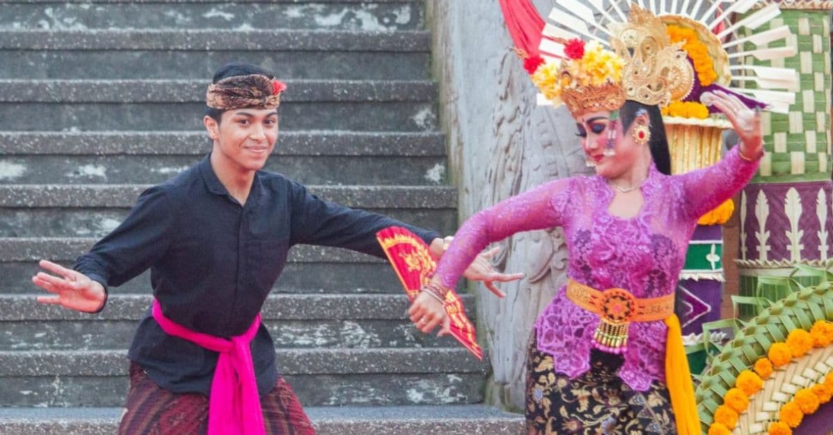 joged-bumbung-dance joged-bumbung-dance